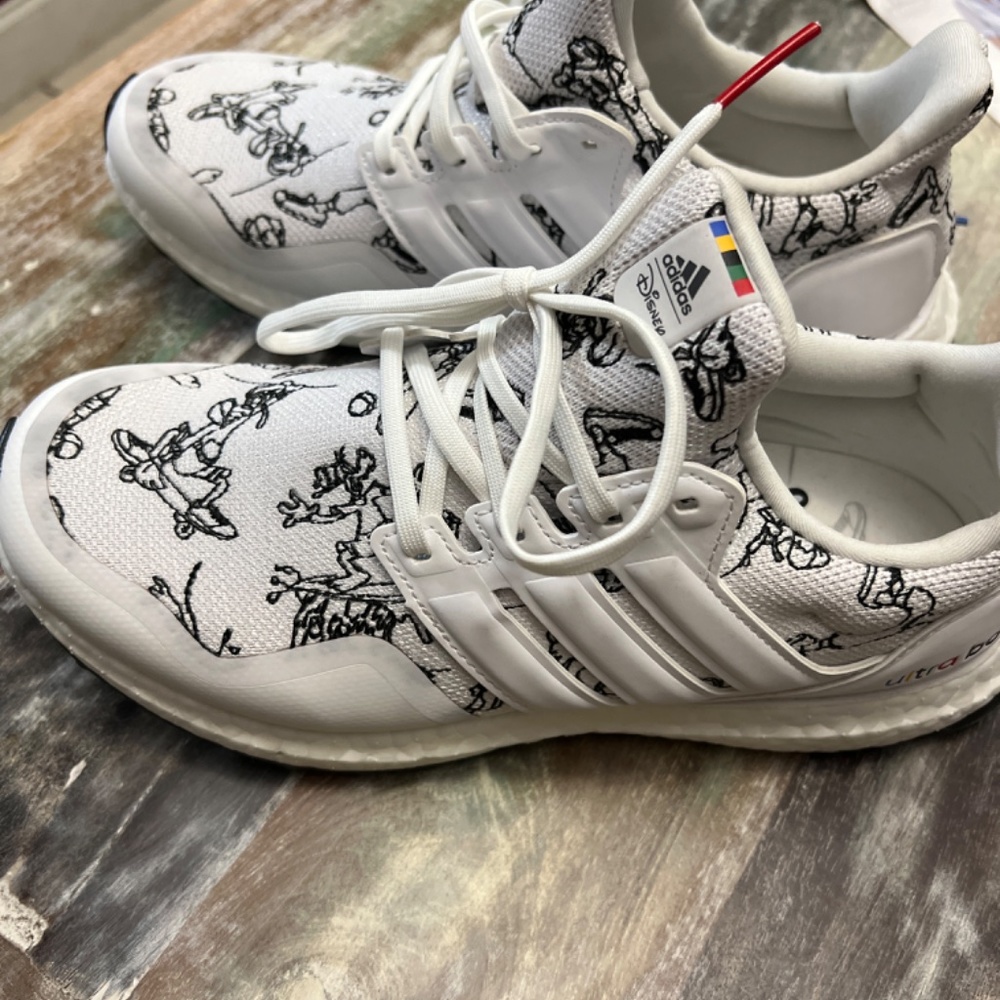 Sneakers - Picture 6 of 7